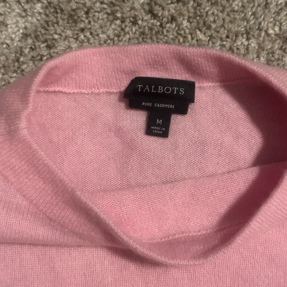 Cashmere Pink 3 quarter length sleeve- fits like a small